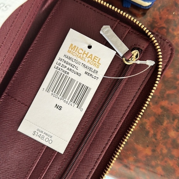 ๐ฅ ON SALE ๐ฅ Hamilton Traveler Large Zip Around Leather Wallet - Picture 9 of 12